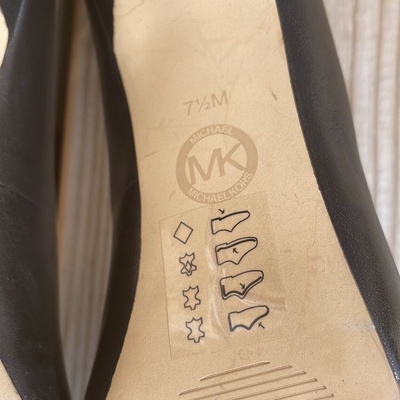 Michael Kors "ZADY" Black Leather Heels Size 7.5 - Picture 11 of 12